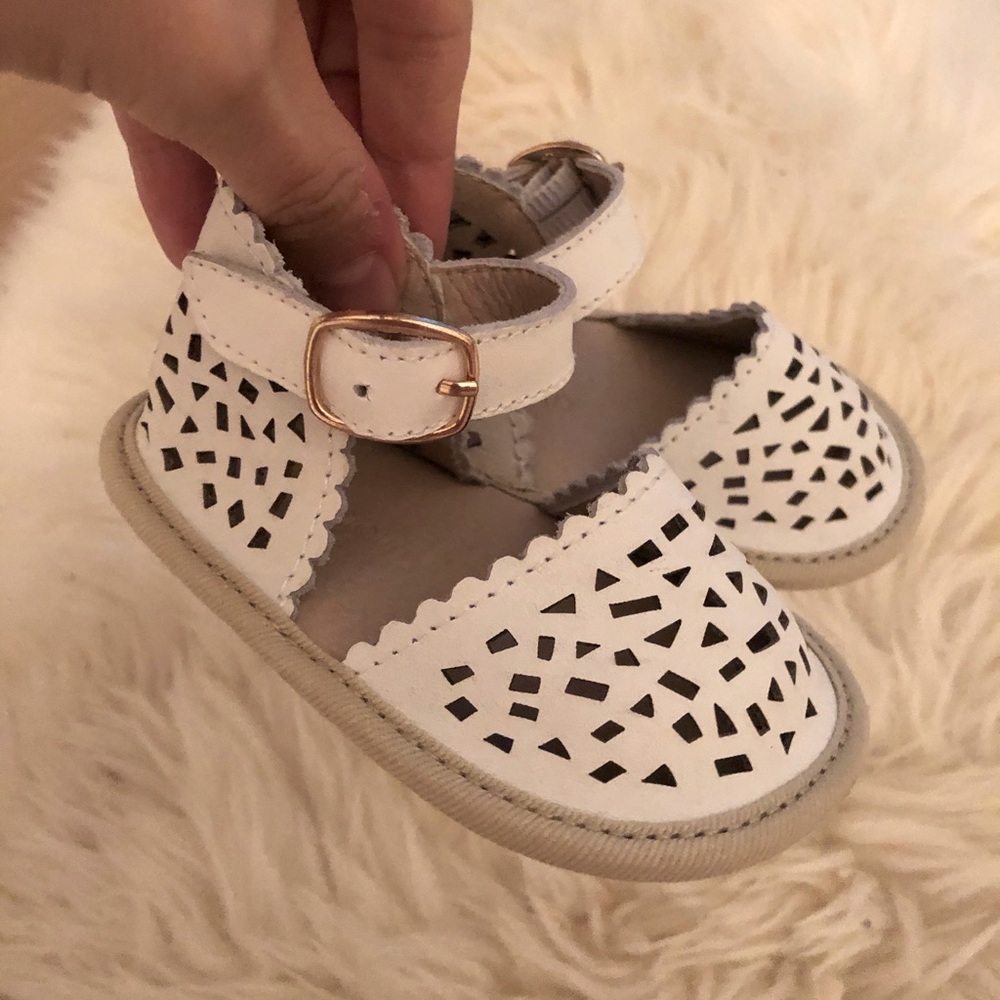 Consciously Leather White Sandals Sz 3!